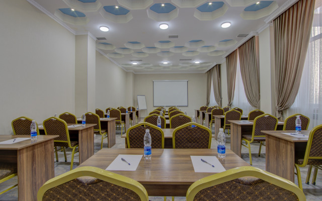 Shah Palace Hotel