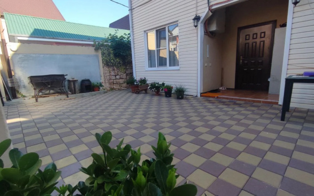 Polina Guest House