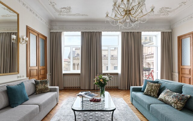 Апартаменты Minin Apartments с видом на Казанский собор 120 кв.м.