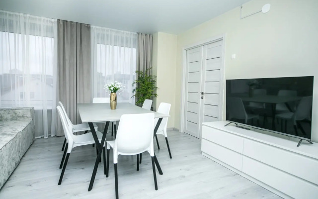 4 Komnatnye Nemiga 8 Tsentr! Apartments