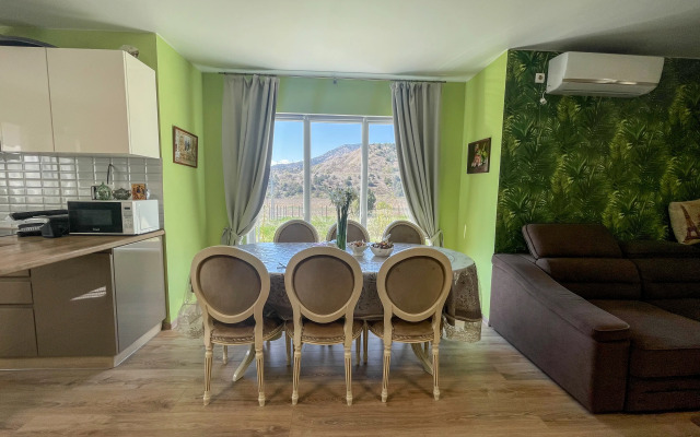 Uyutny Nedaleko Ot Morya Private house