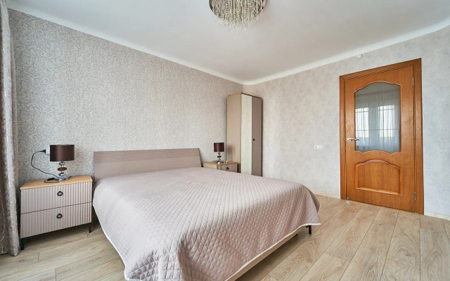 Bolshaya 4-Kh Komnatnaya Kvartira Nedaleko ot Tsentra Flat