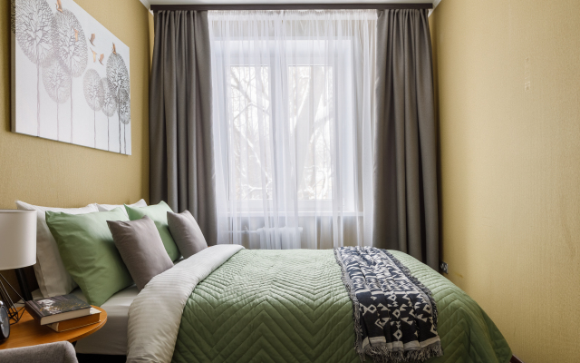 Trekhkomnatnaya ryadom NMITS imeni Ryzhikh Flat