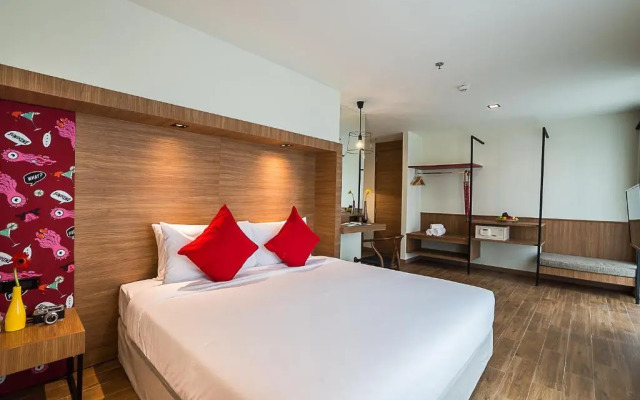 Sunshine Hip Hotel