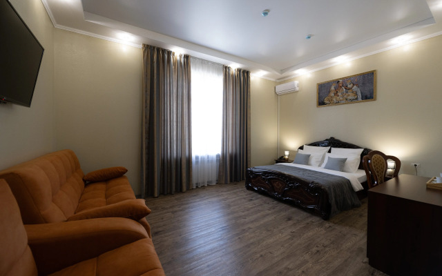 Venice Hotel