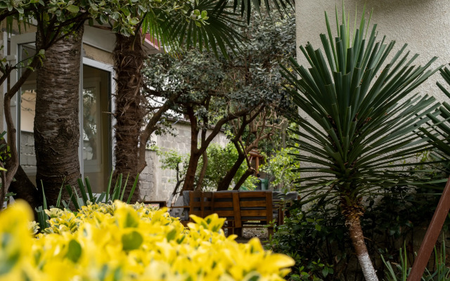 Lyubimy Dvorik Guest house