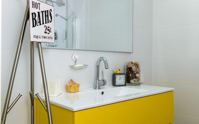 Vintage & Chic With Patio By Feelhome Apartments
