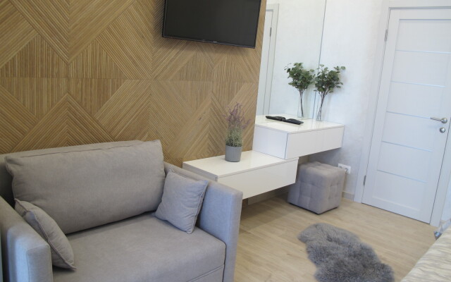 Na Bulvare Nadezhd 4/3 Apartments