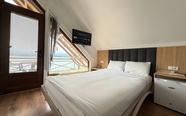 Aphra at Tbilisi Sea Hotel