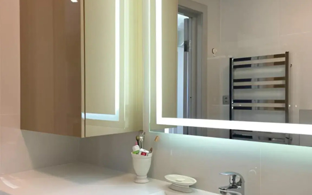 Aysberg S Vidom Na Khram S Balkonom Apartments