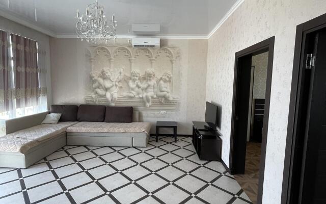 Zhemchuzhina u Morya Flat 1