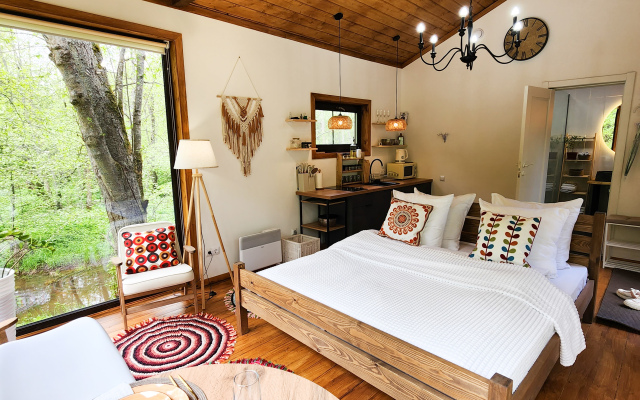 Zhivopisniy ostrov Glamping