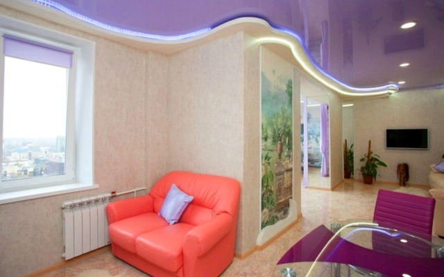 Апартаменты с Видом на Город на площади Революции