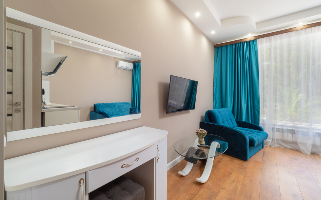 U Morya S Basseinom V ZhK Solnechniy apt 14 Apartments