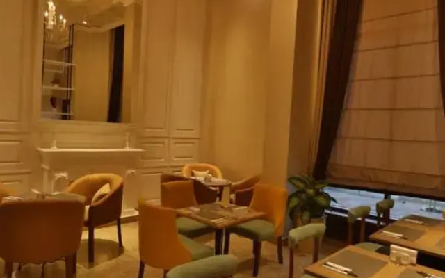 Hotel 777