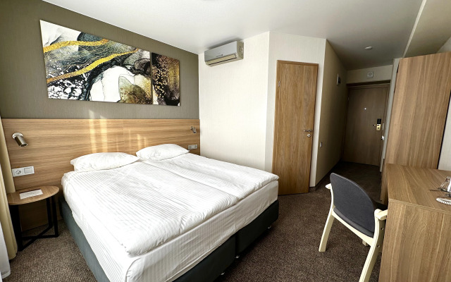 Amaks City Hotel