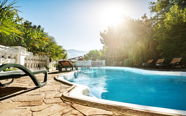 Bon Maison  Boutique Hotel