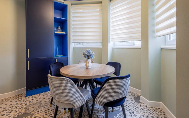 Квартира MyHomeYourHome на Невской 19