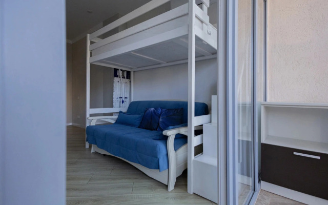 Апартаменты Двухкомнатные апартаменты с балконом в Светлана-парк