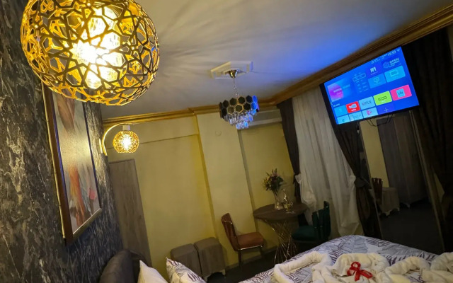Gur Royal Suit Apartments