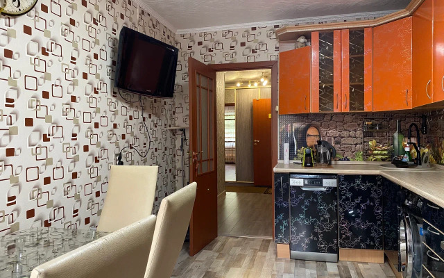 Prostornaya 3-Kh Komnatnaya Kvartira S Kaminom Flat