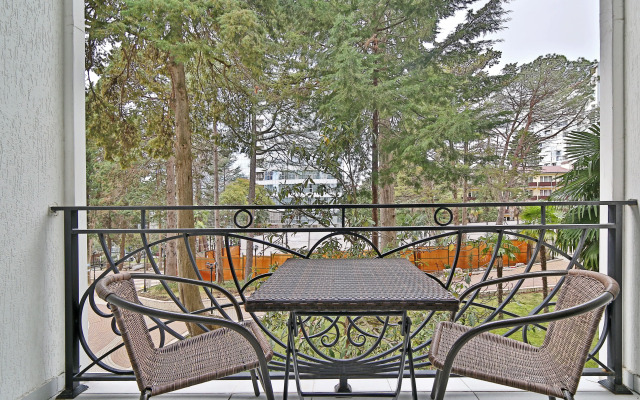 U Morya Pokrovskiy Park Uluchshennaya Apartments