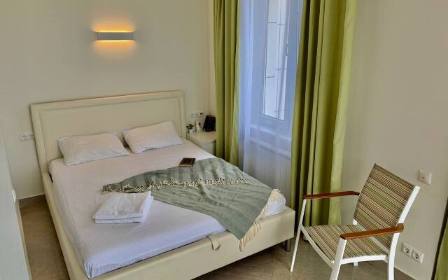 Panoramic studio Mountain view. Sunrayhome Apartments