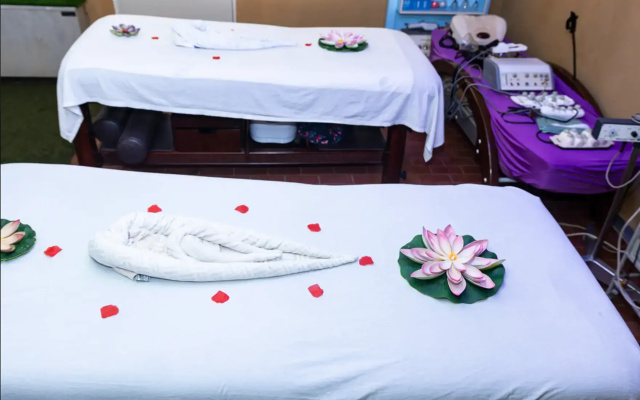 Отель Nicon Luxury Abuja