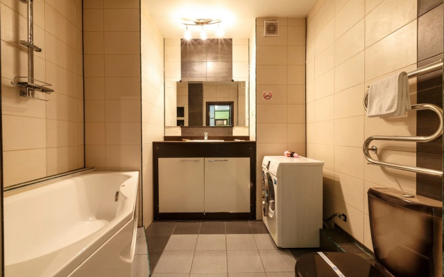 Квартира от компании Хоум Отель на Революционной 4