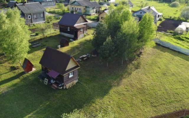 Частный дом у речки для семейного отдыха