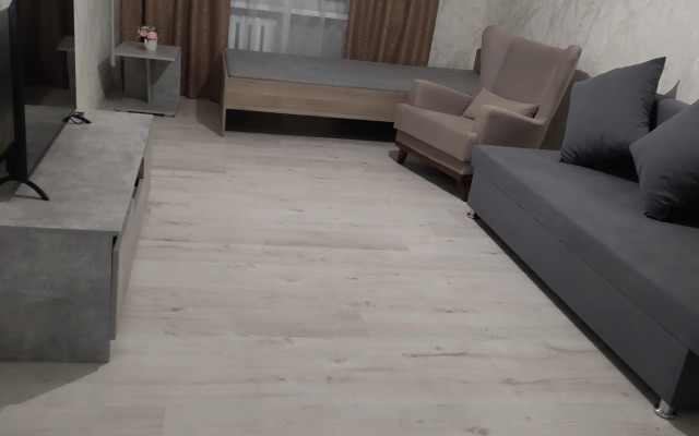 2-K Ulitsa Krasny Spusk 26 Flat