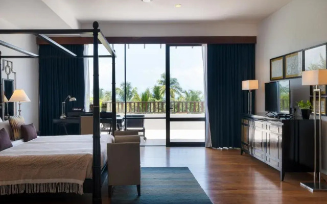 The Blue Water - Bawa Heritage - City Resort Hotel