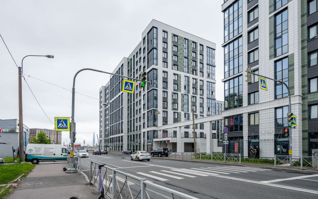Apricot Tree Apartments on the Makarov Embankment