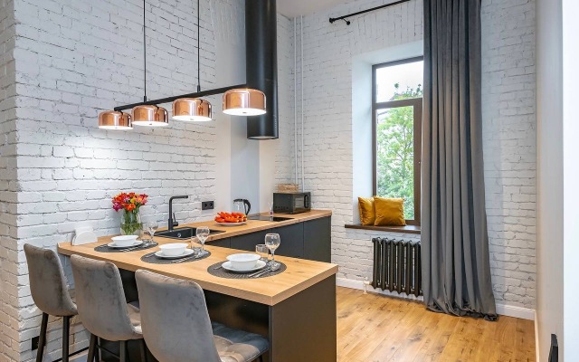 Stilny Loft v Samom Tsentre Goroda Flat