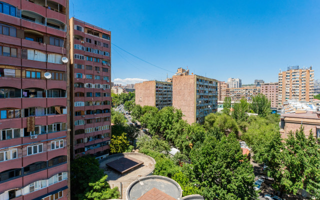 KeyGo #0164, 2 Bedroom, City Center, Saryan Street Apartments