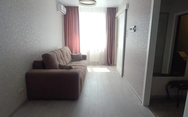 Uyutnaya kvartira s prekrasnym vidom Flat