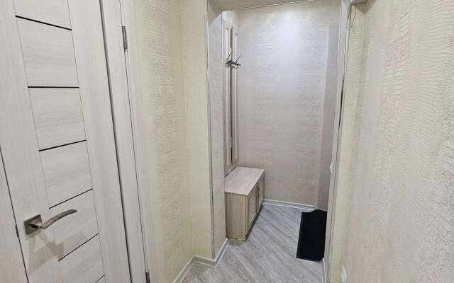 Na Prospekte 50 Let Oktyabrya 15/5 Flat