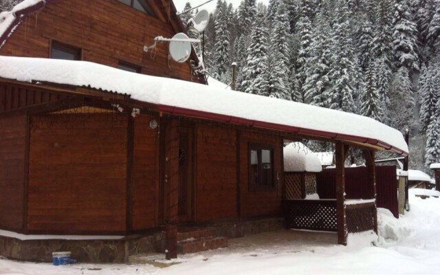 Bukovel Private Sadiba Arina Guest House