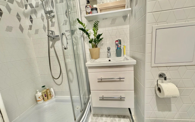 Studiya S Balkonom Layk Mily Dom Apartments
