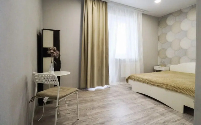 3-kh Komnatnaya V Oruzheynoy Stolitse Flat