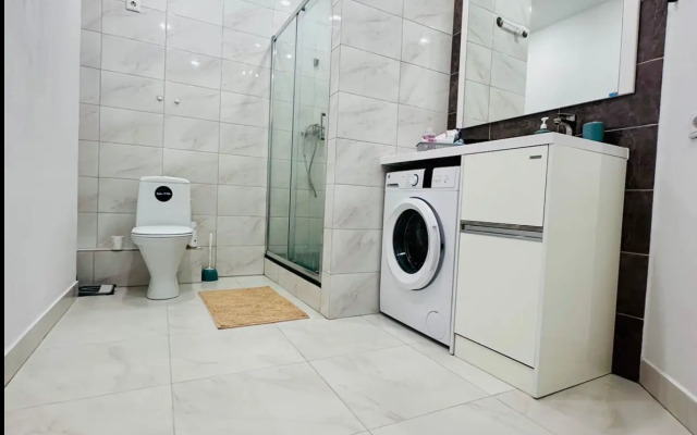 Na 24 Etazhe S Vidom Na Gorod Apartment
