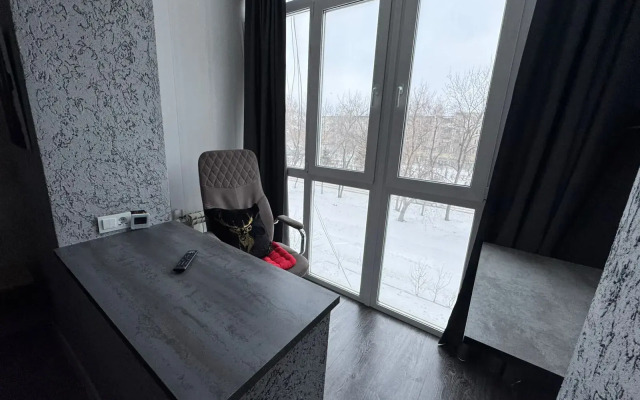 Tryokhkomnatnaya Flat