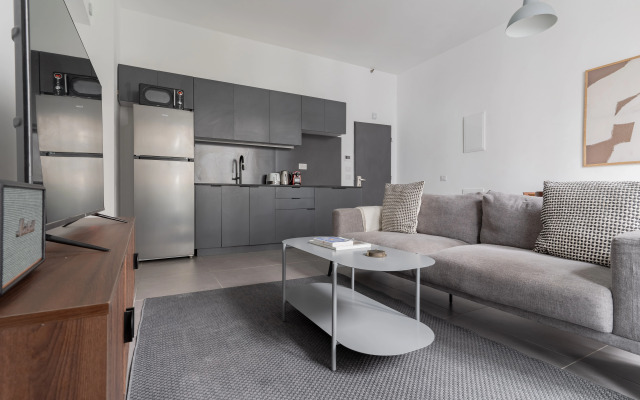 Blueground at Florentin ID24 Apartments
