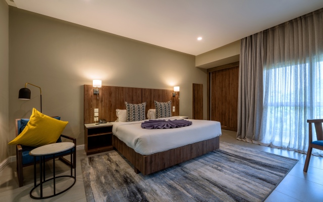 Central Hotel- Ridge