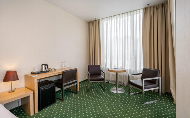 Green City Hotel