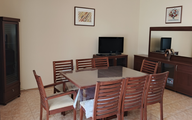 Taunkhaus na Beregu Morya Private House