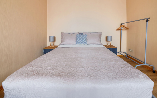 Апартаменты ApartLux Дубининская 3