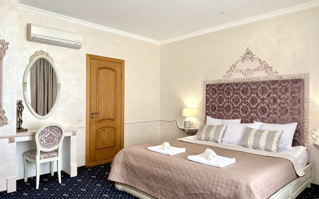 Imperial-2011 Hotel