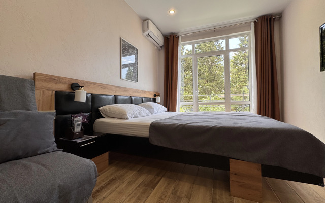 Апартаменты Бристоль-2 с балконом