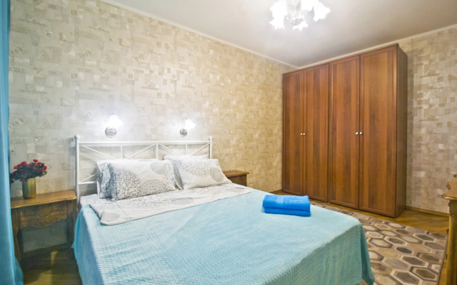 Uyutnaya Trekhkomnatnaya Vozle Metro Proletarskaya Flat